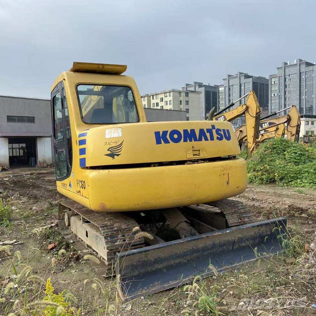 Komatsu PC60-7 Гусеничні екскаватори