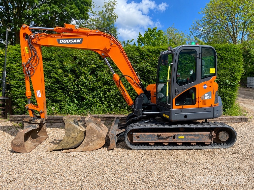 Doosan DX 85 R-3 Vidutinės galios ekskavatoriai 7-12 t