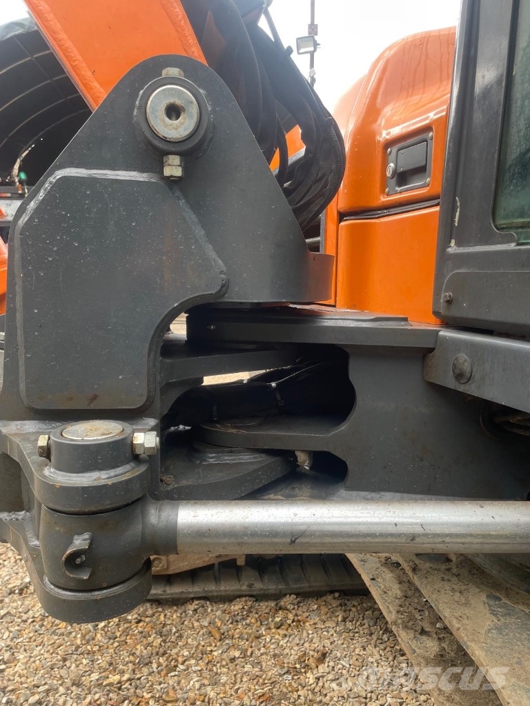 Doosan DX 85 R-3 Vidutinės galios ekskavatoriai 7-12 t