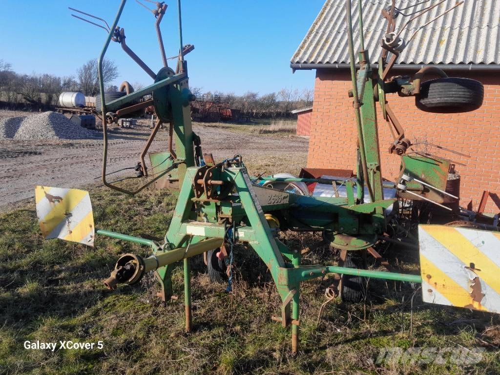 Kuhn GA 7301 مكابس وميبسات التبن