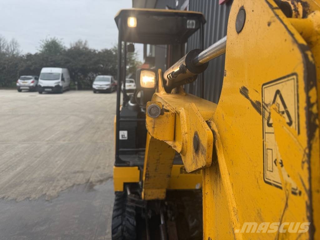 JCB 15 C-1 1.5t Mini Excavator with 3 Buckets Minikaivukoneet < 7t