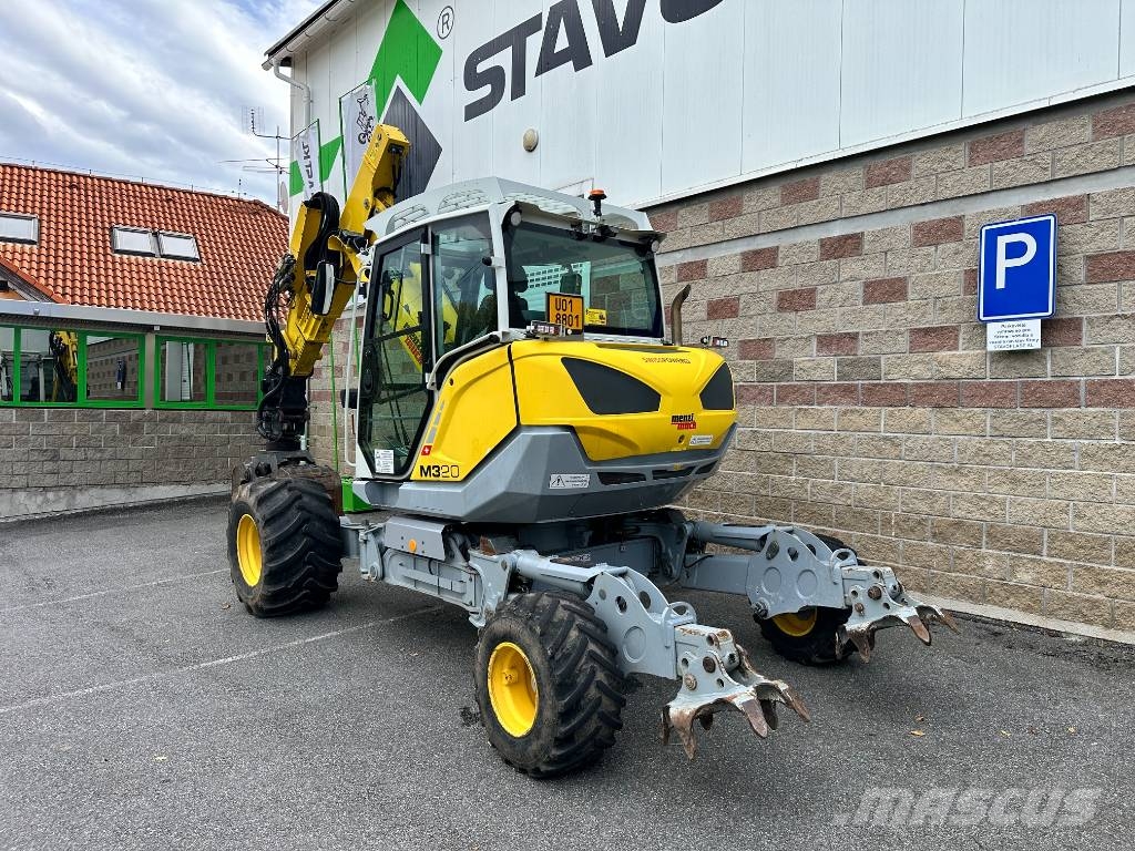 Menzi Muck M320 特殊油圧ショベル