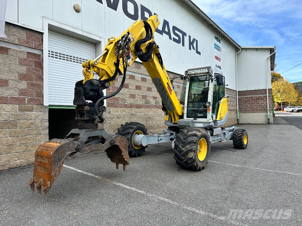 Menzi Muck M320 特殊油圧ショベル