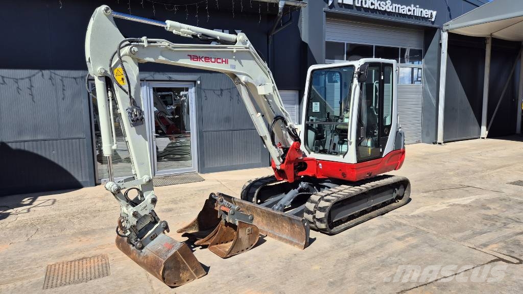 Takeuchi TB250 - 2016 YEAR - 2535 HOURS - POWERTILT Minigraafmachines < 7t