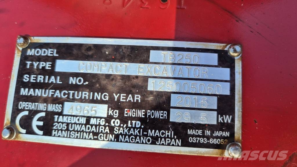 Takeuchi TB250 - 2016 YEAR - 2535 HOURS - POWERTILT Minigraafmachines < 7t