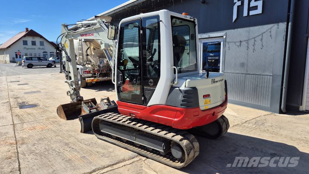Takeuchi TB250 - 2016 YEAR - 2535 HOURS - POWERTILT Minigraafmachines < 7t