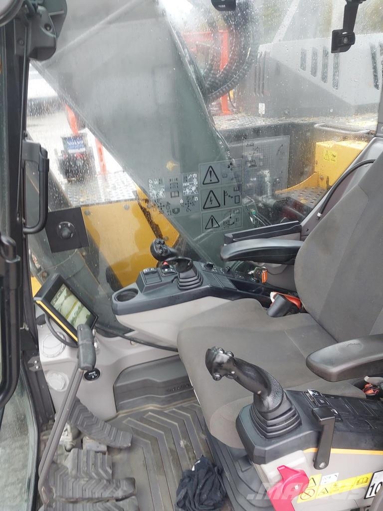 Volvo ECR235EL Гусеничные экскаваторы