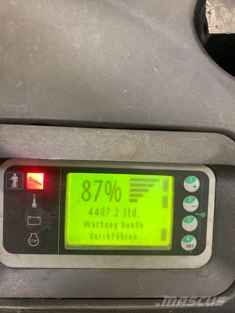 Linde T25SP Lavansiirtotrukit ajotasolla