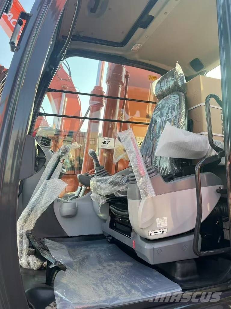 Hitachi ZX 220 LC 대형 굴삭기 29톤 이상