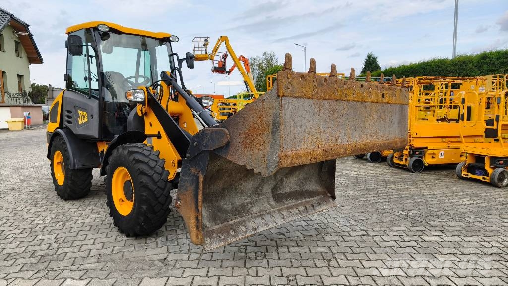 JCB 406 لوادر بعجل