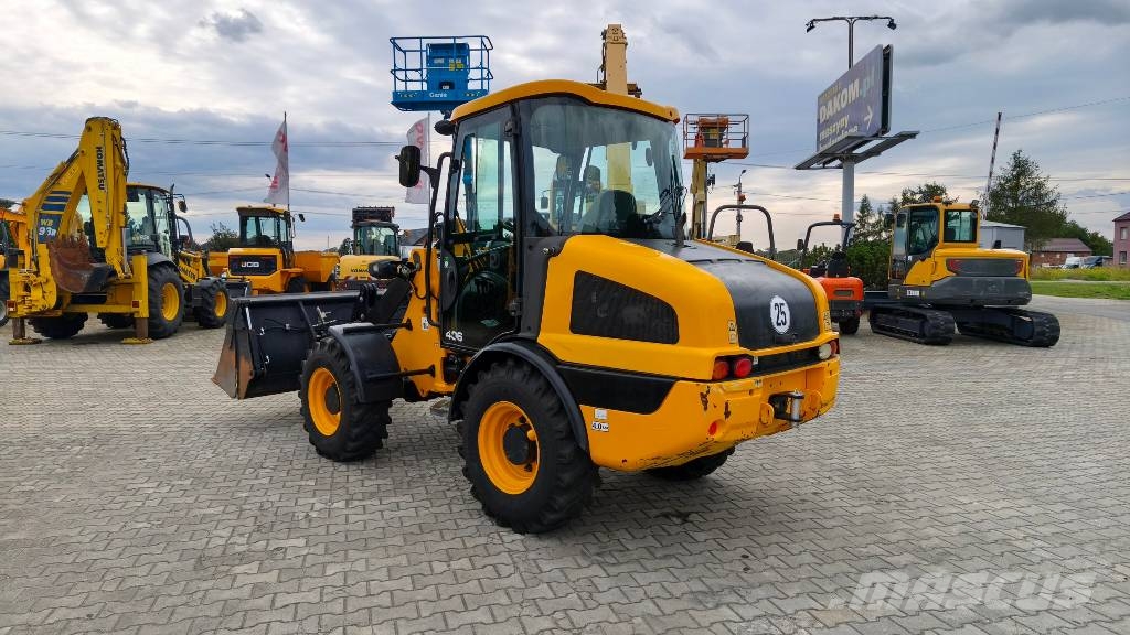JCB 406 لوادر بعجل