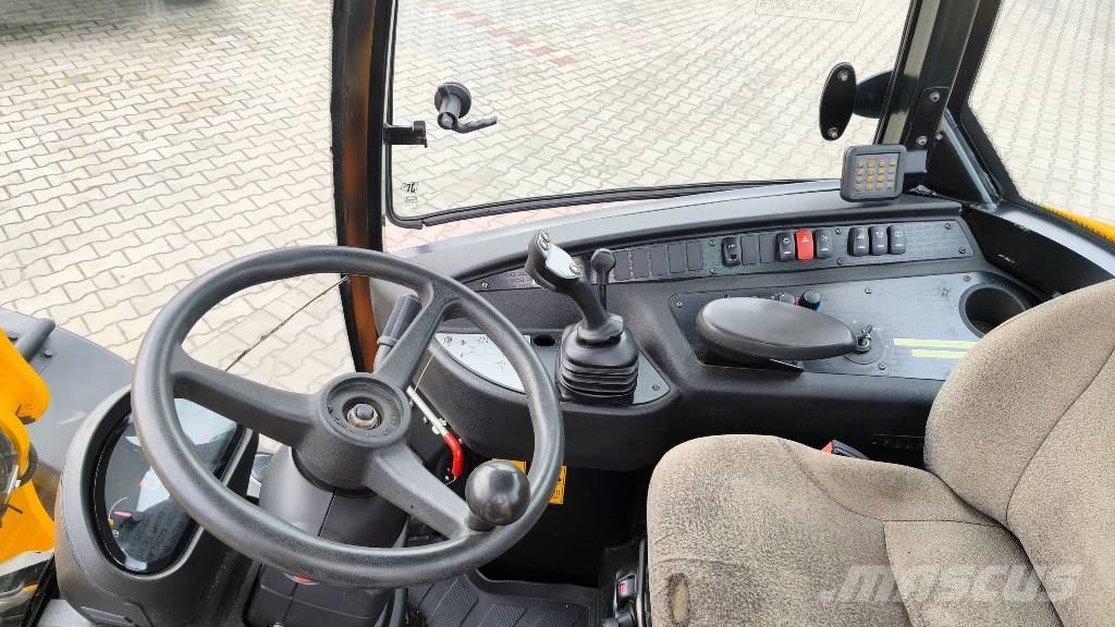 JCB 406 لوادر بعجل