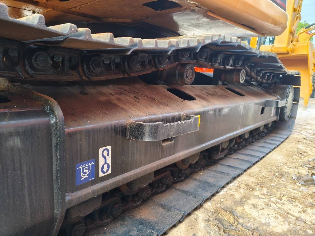CAT 320BL Pelle sur chenilles