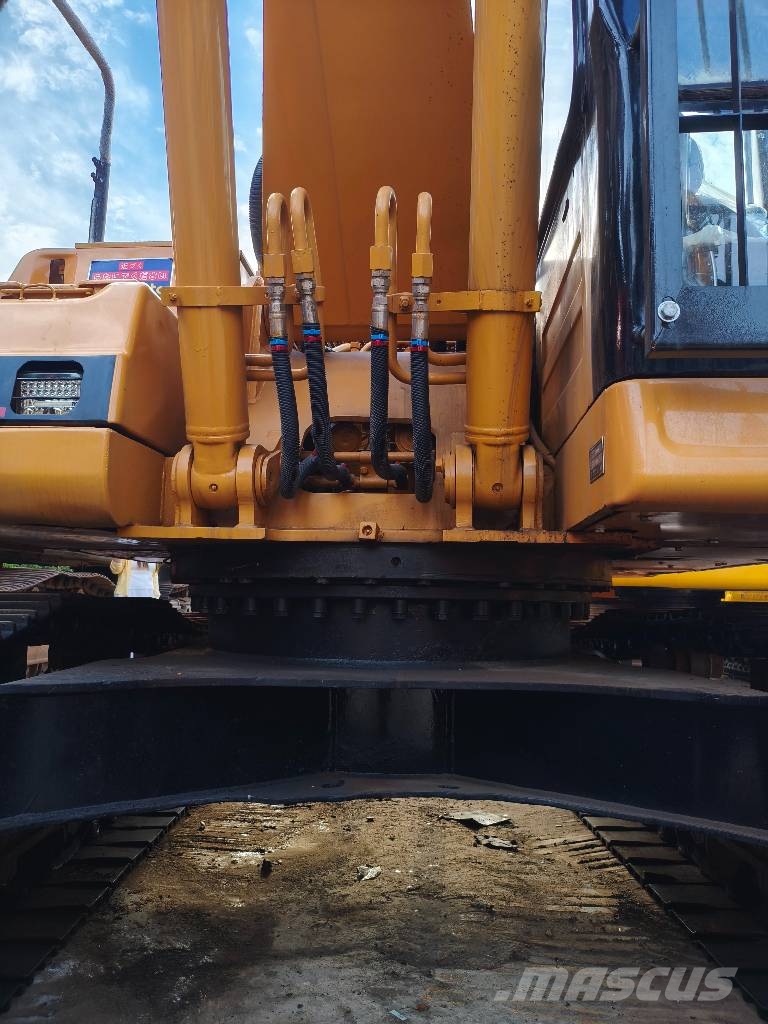 CAT 320BL Pelle sur chenilles