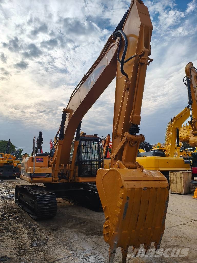 CAT 320BL Pelle sur chenilles