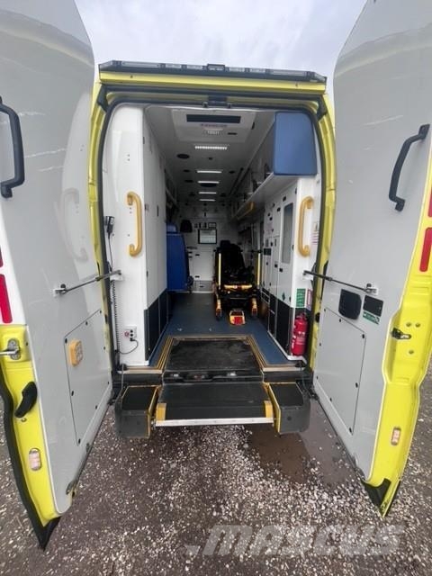 Fiat Ducato A&E Fiat Ducato A&E Vehicle with Stryker Pr Ambulancias