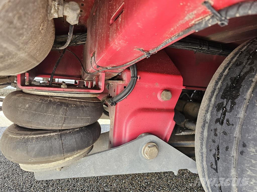 MAX Trailer N/A F-S44 / STEERING AXLE - LIFT AXLE / HYDR RAMP Low loader-semi-trailers