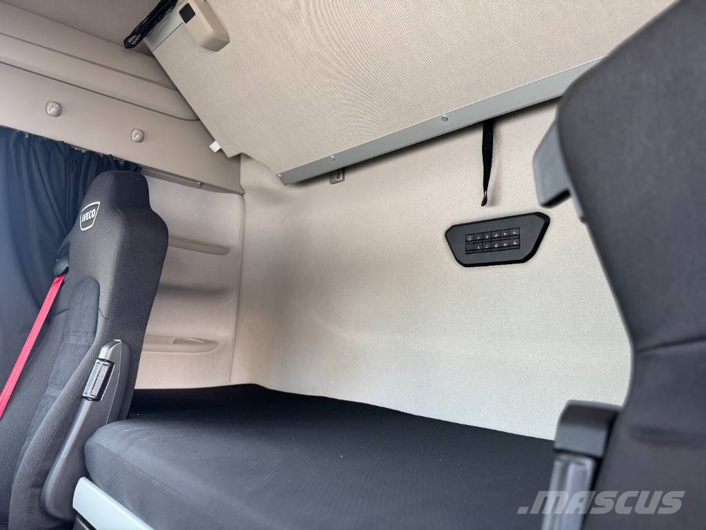 Iveco S-Way AS440S49 Naudoti vilkikai
