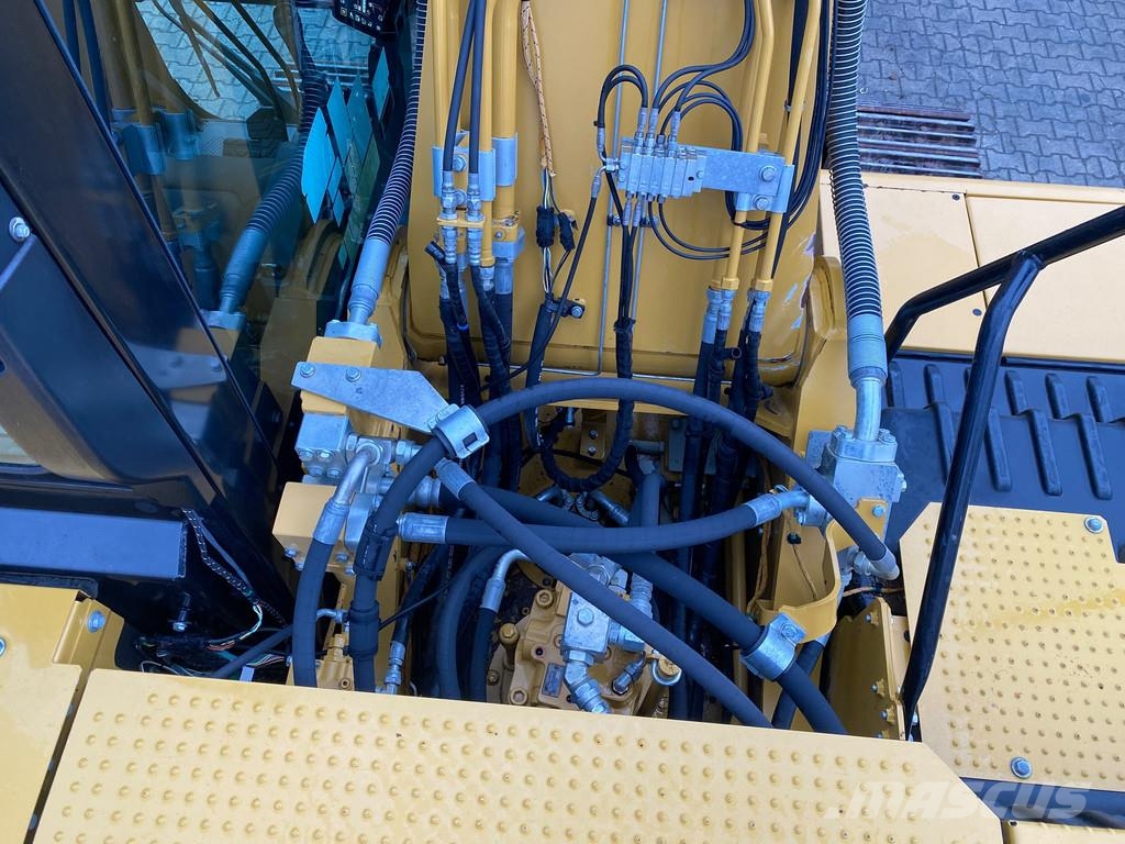 CAT 330 NG . Raupenbagger