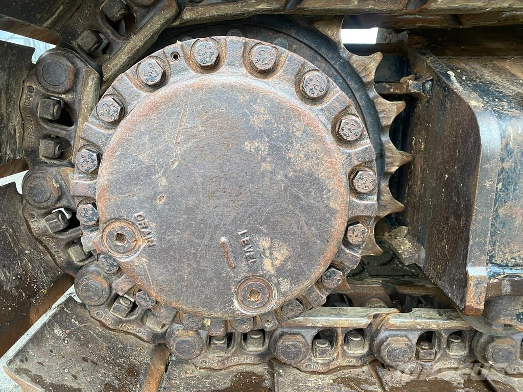 CAT 330 NG . Raupenbagger
