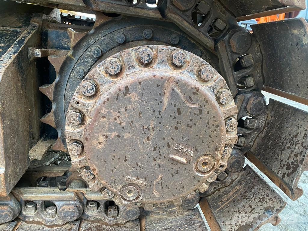 CAT 330 NG . Raupenbagger