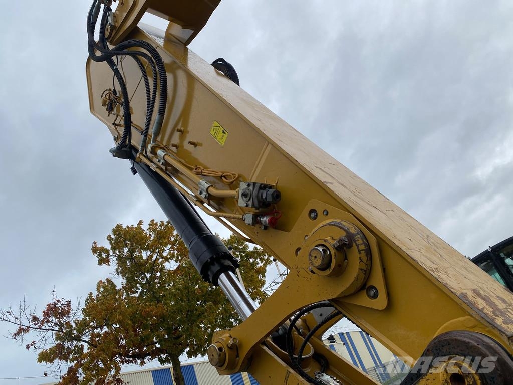 CAT 330 NG . Raupenbagger