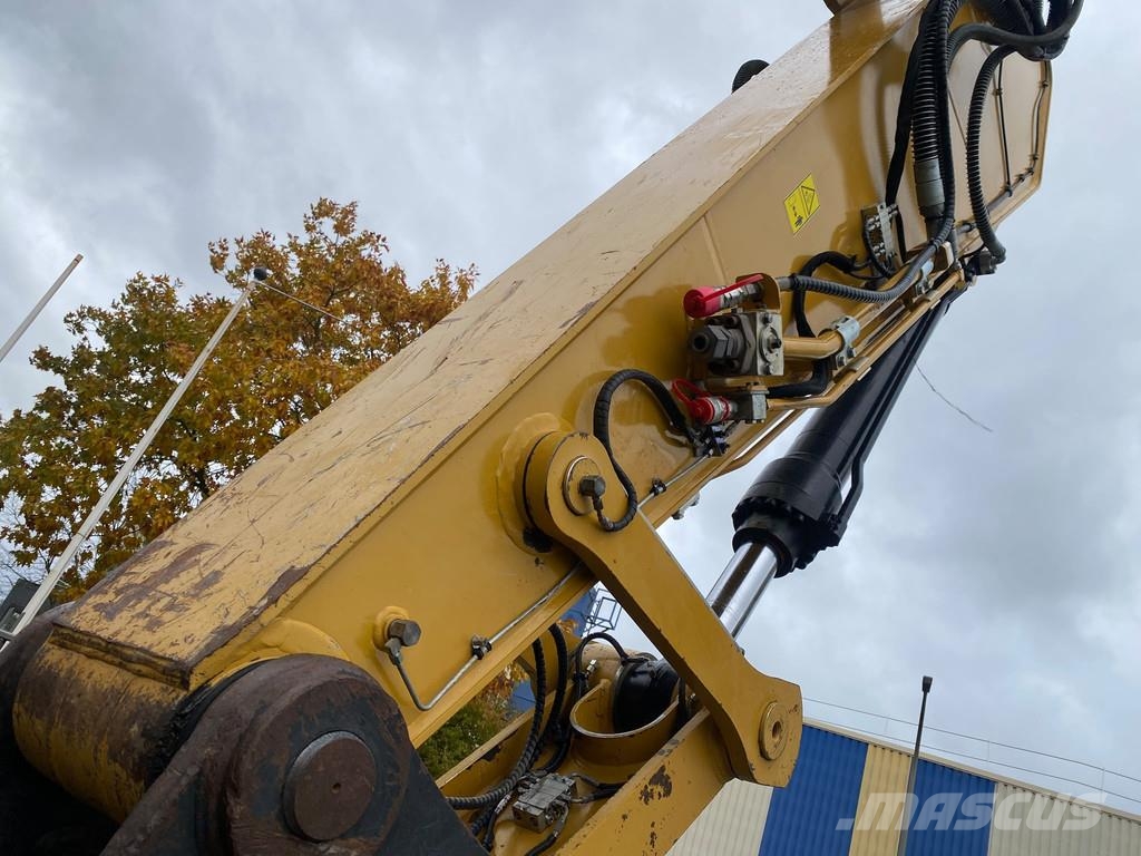 CAT 330 NG . Raupenbagger