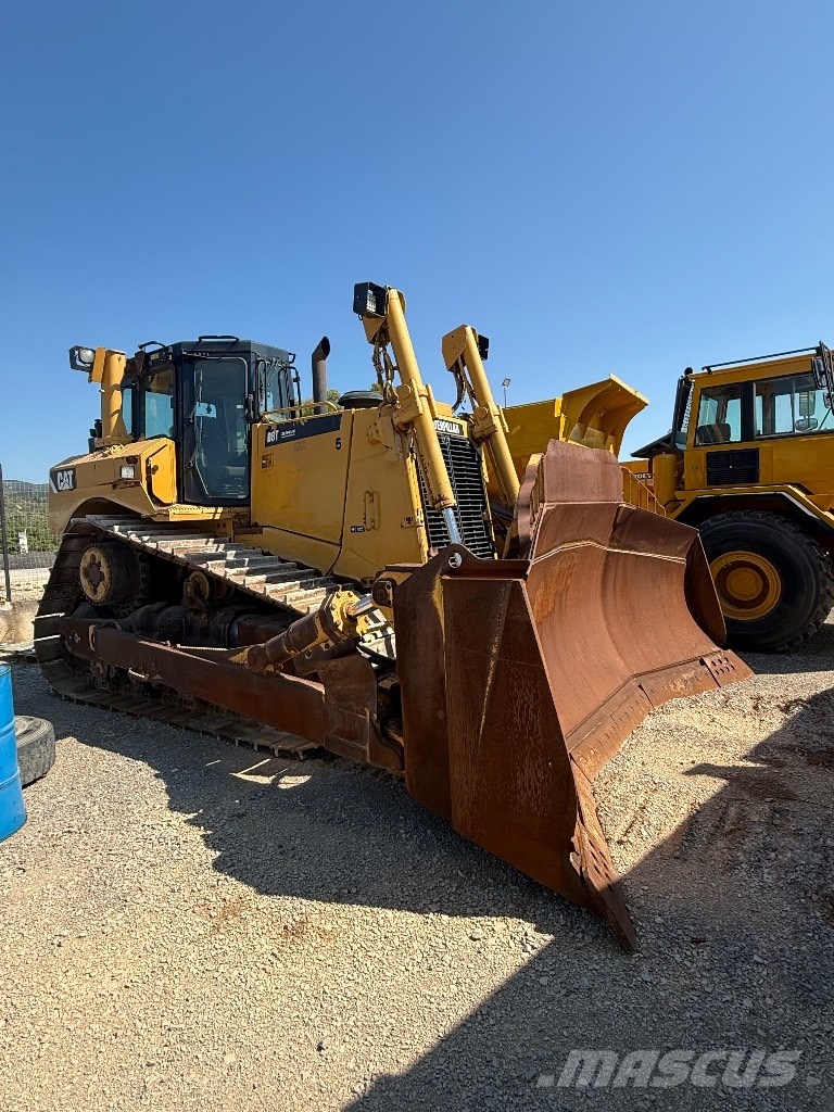 CAT D8T ブルドーザー