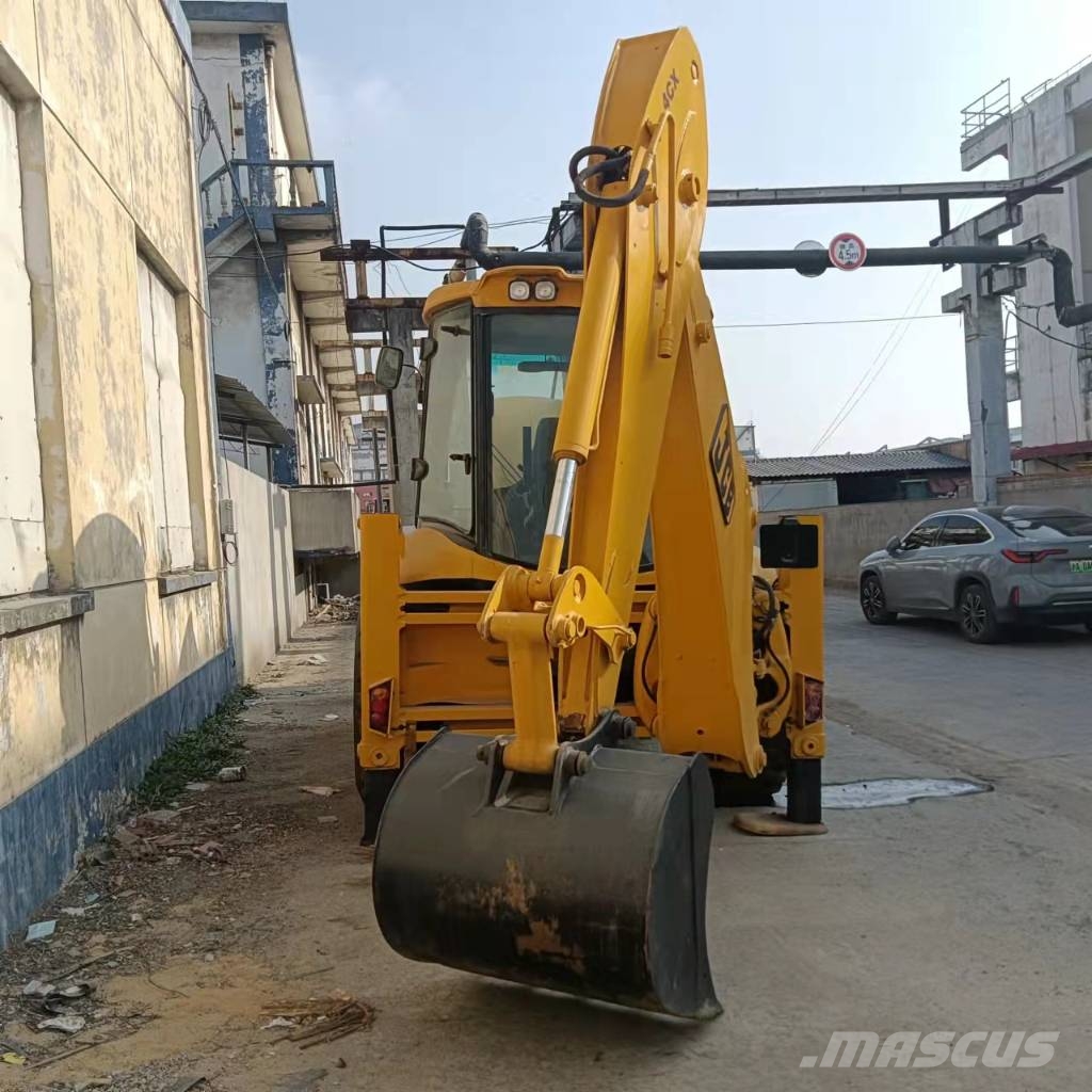 JCB 4CX Ekskavaatorlaadurid