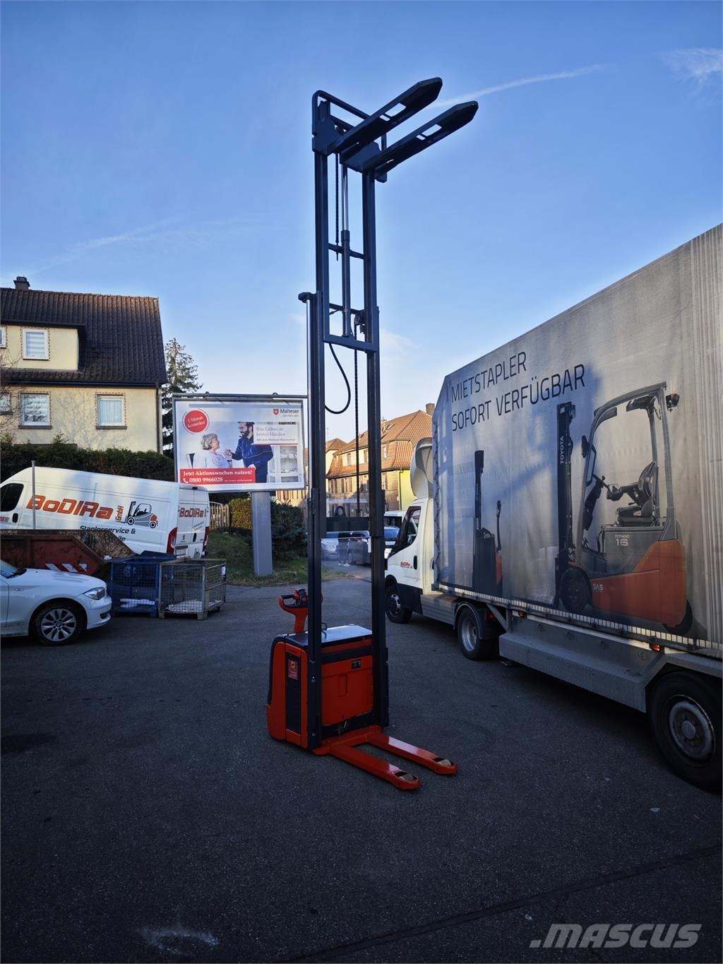 Linde L14 Stand-in stackers