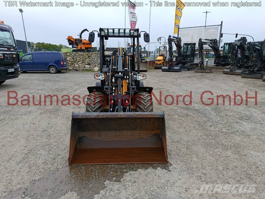 JCB JCB 403 25 PS Canopy Demo Iekrāvēji uz riteņiem