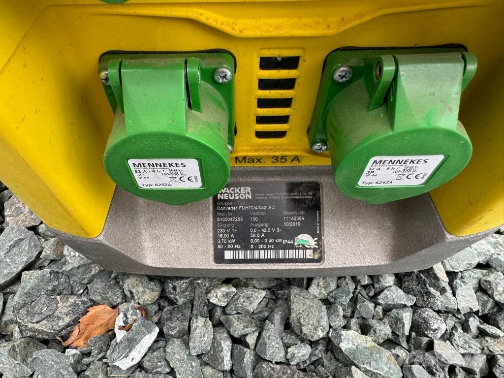 Wacker Neuson FUH70/4/042 SC Stroje na výrobu betonových prefabrikátů