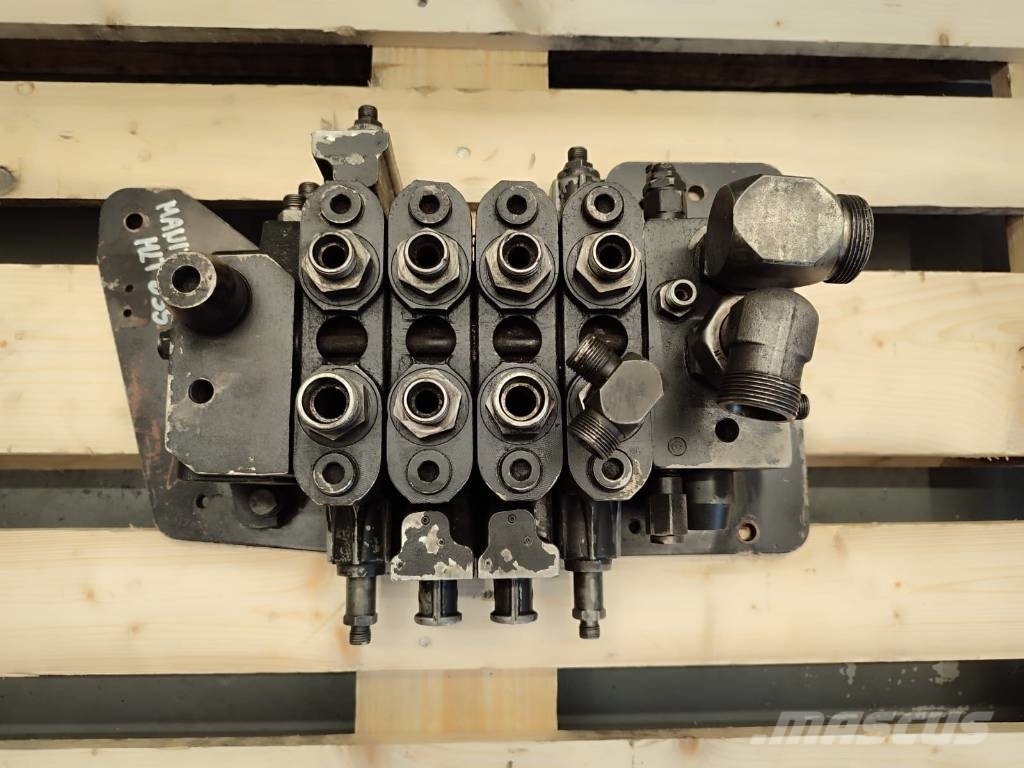 Manitou Hydraulic distributor 08105220 Manitou MLT 737 Hydraulics