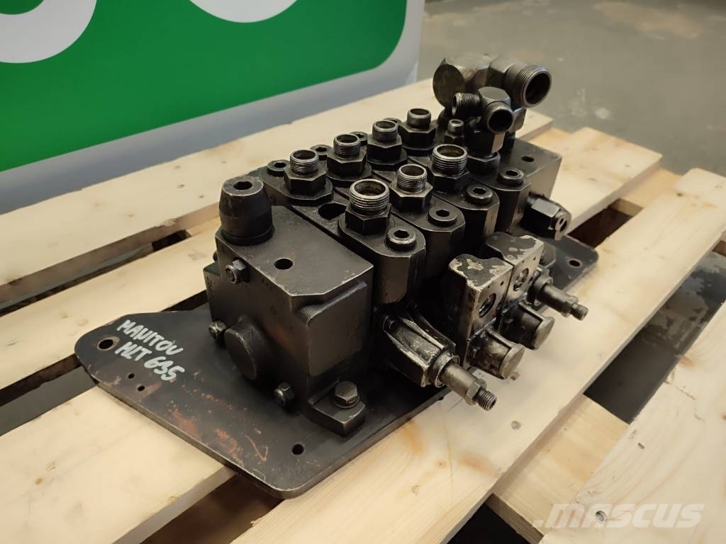 Manitou Hydraulic distributor 08105220 Manitou MLT 737 Hydraulics