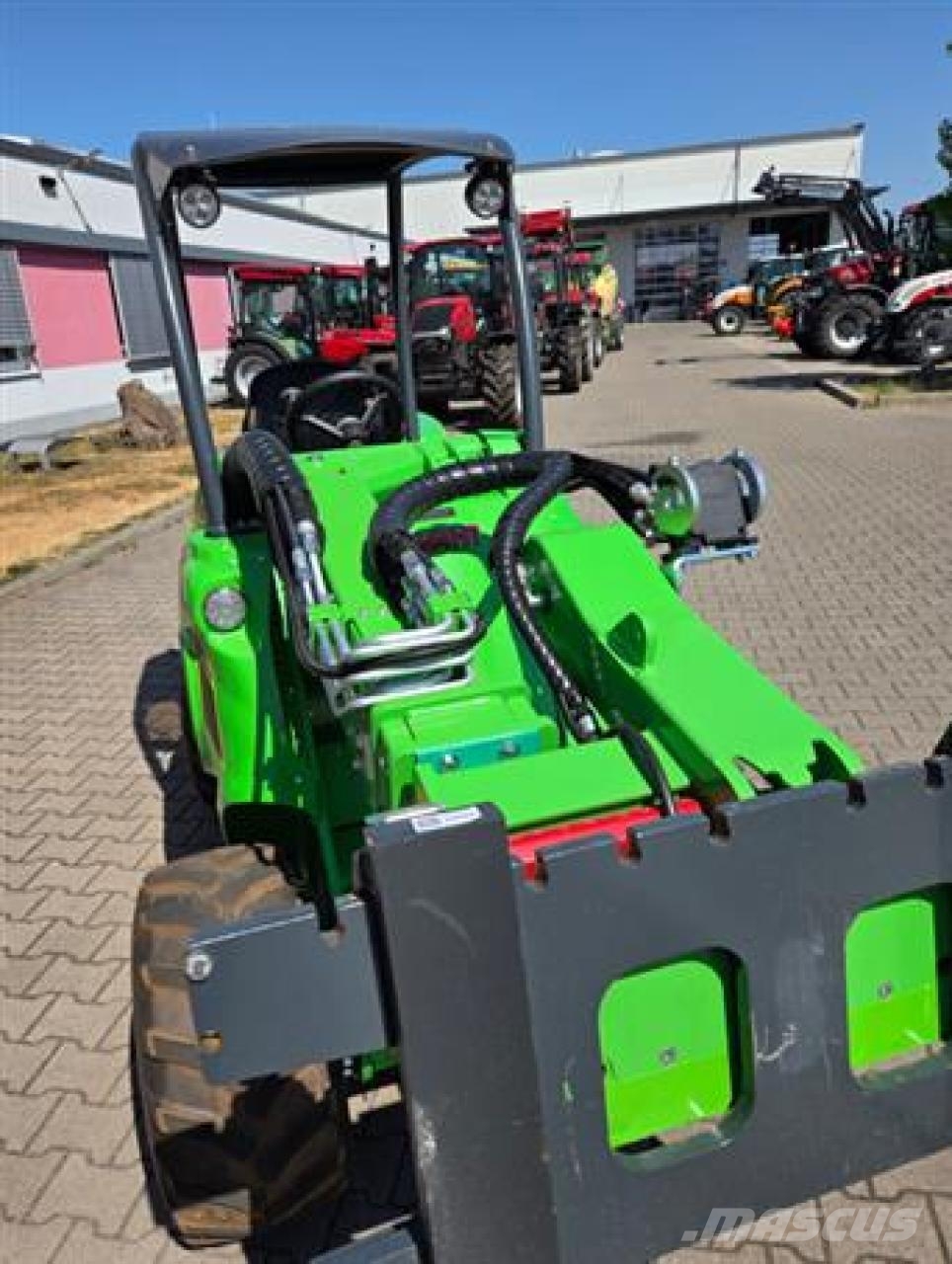 Avant E727 Elektro Voorladers en gravers