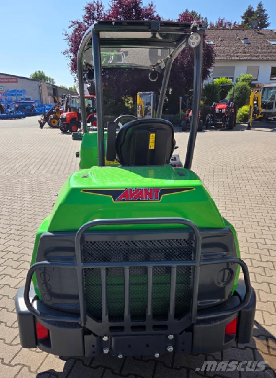 Avant E727 Elektro Voorladers en gravers