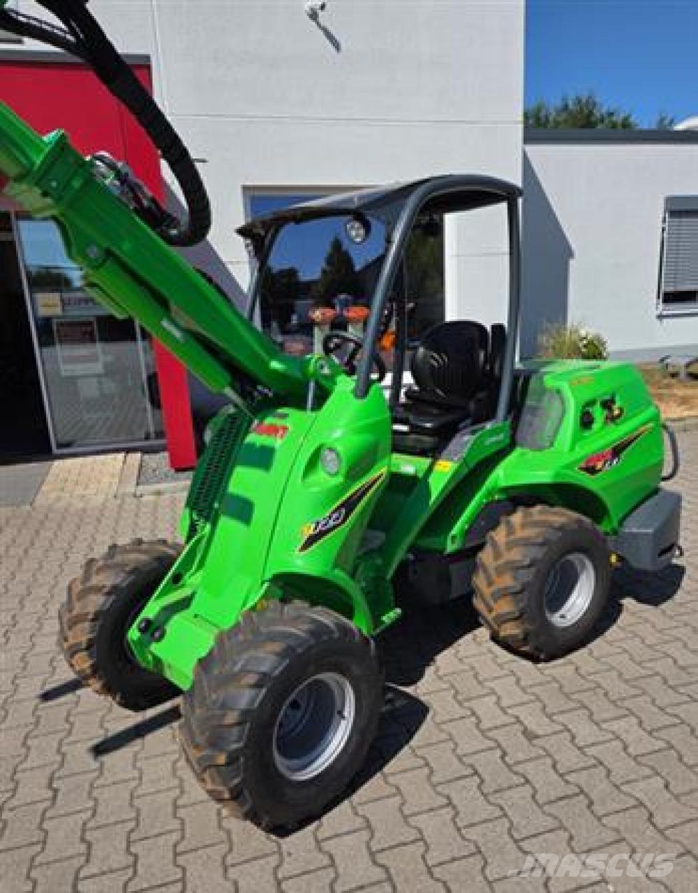 Avant E727 Elektro Voorladers en gravers