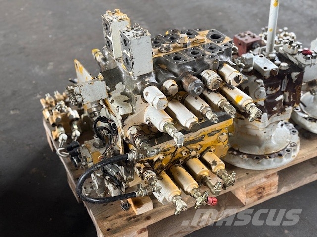 Komatsu PC 600 LC-6 USEED HYDRAULIC PARTS Υδραυλικά