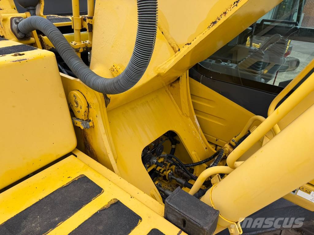 Komatsu PC 210 LC-7K Kāpurķēžu ekskavatori