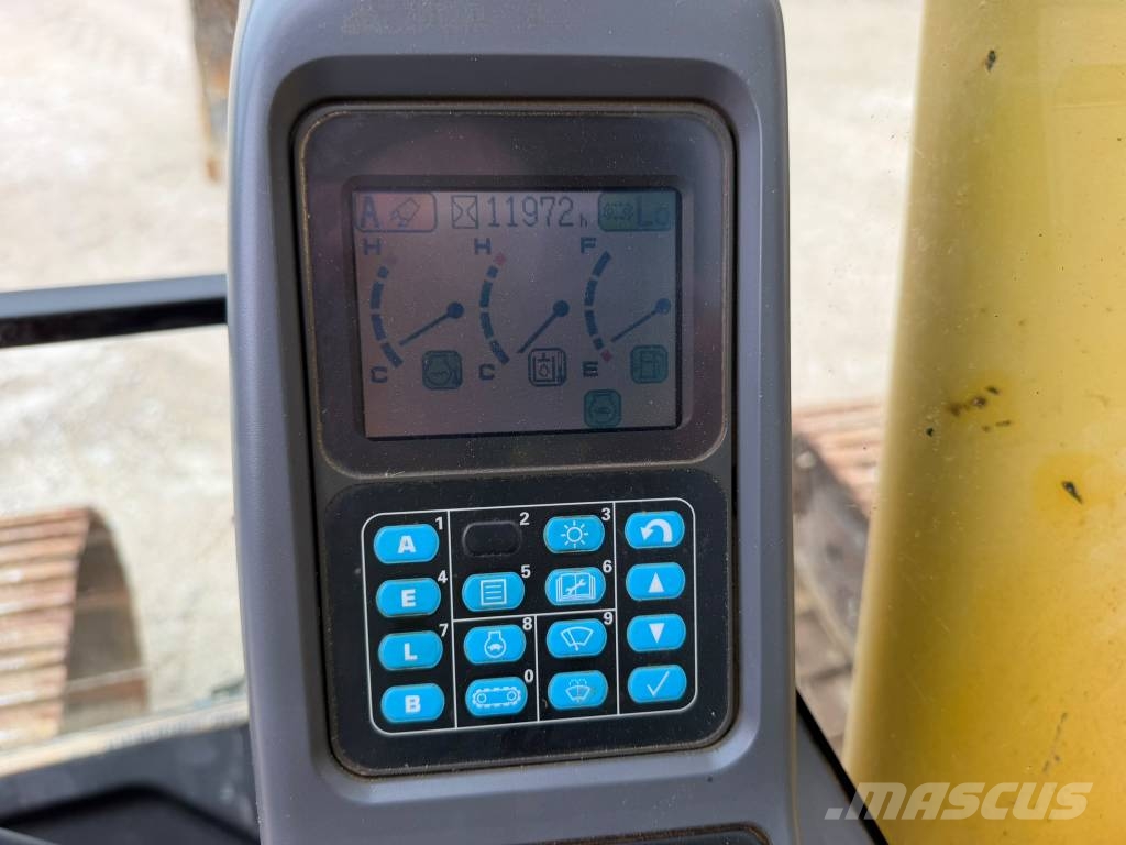 Komatsu PC 210 LC-7K Kāpurķēžu ekskavatori