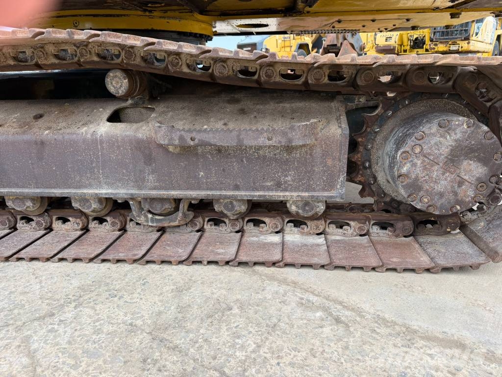 Komatsu PC 210 LC-7K Kāpurķēžu ekskavatori