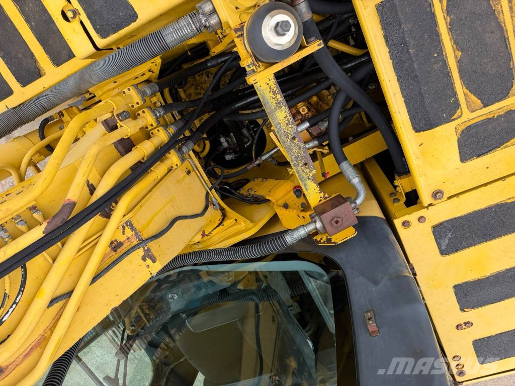 Komatsu PC 210 LC-7K Kāpurķēžu ekskavatori