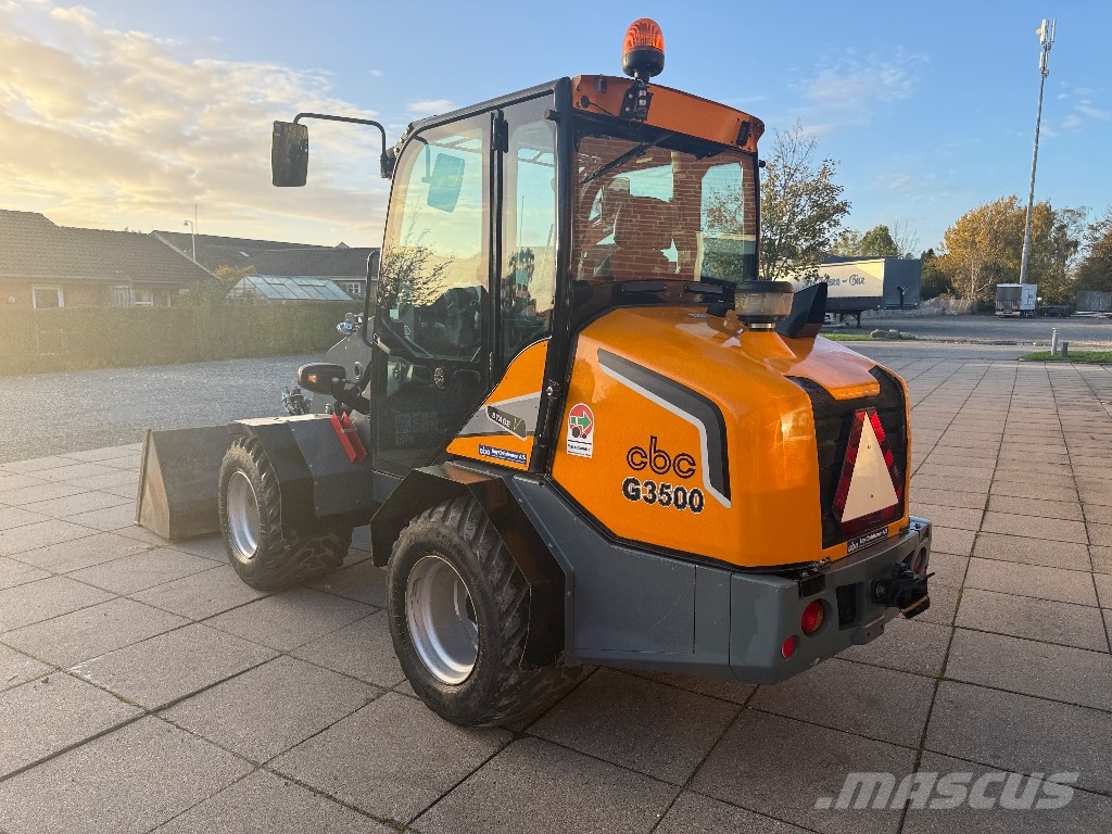 GiANT G 3500 لوادر صغيرة