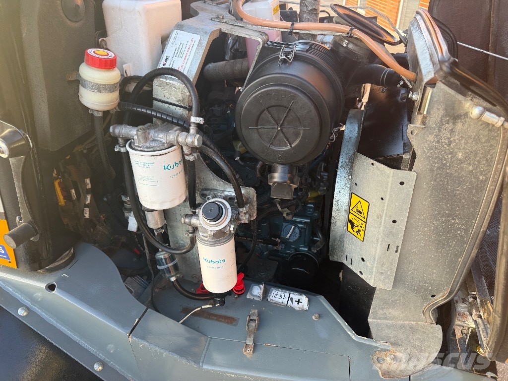 GiANT G 3500 لوادر صغيرة