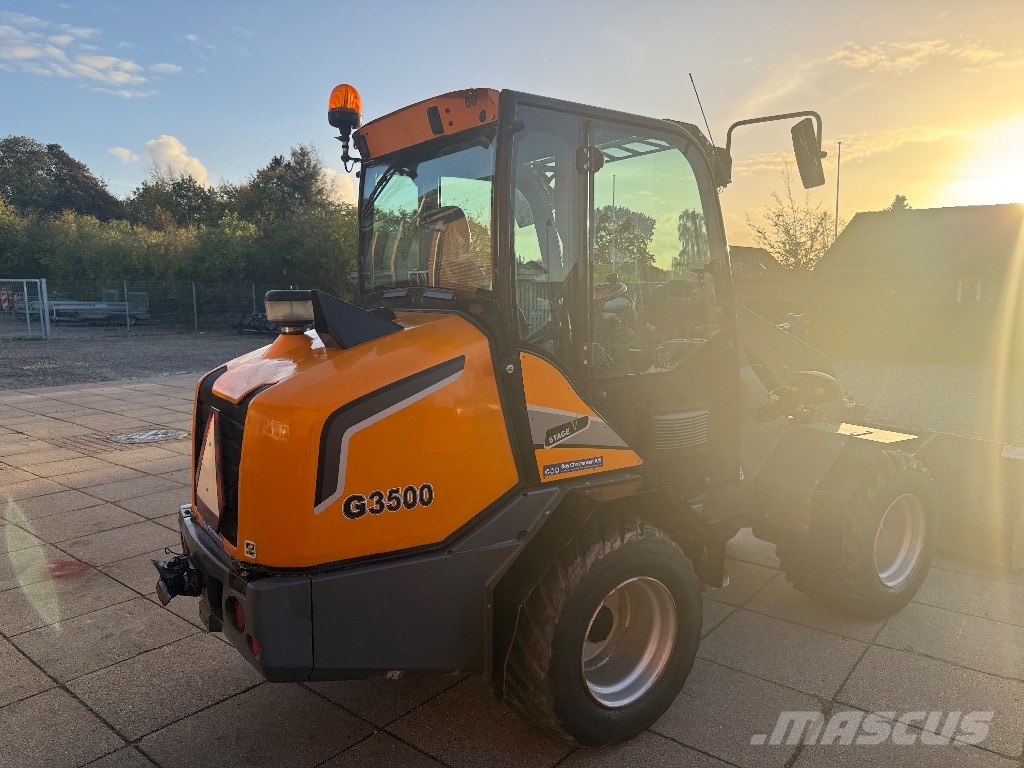 GiANT G 3500 لوادر صغيرة
