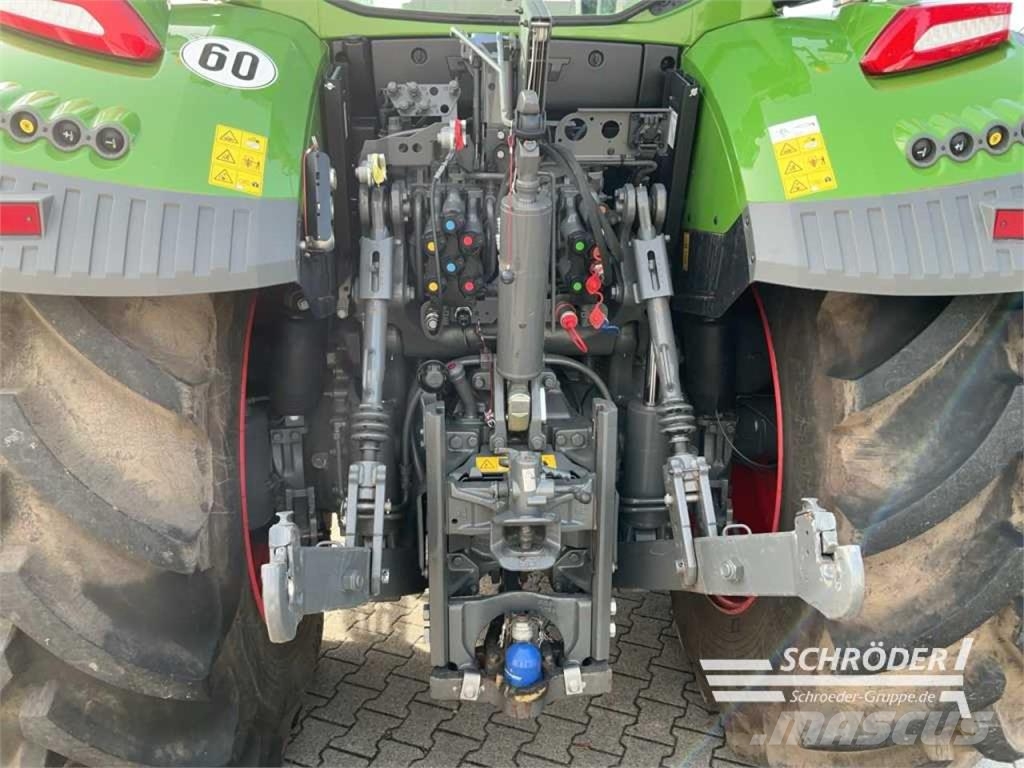 Fendt 728 VARIO GEN7 PROFI PLUS Traktorji