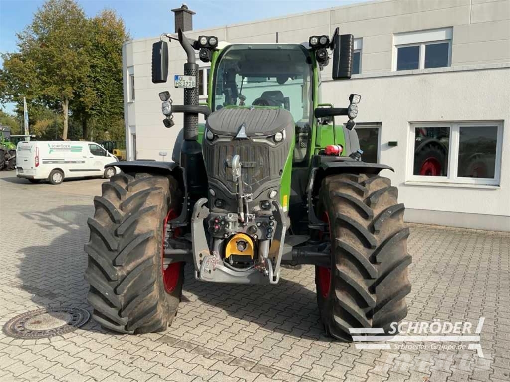 Fendt 728 VARIO GEN7 PROFI PLUS Traktorji