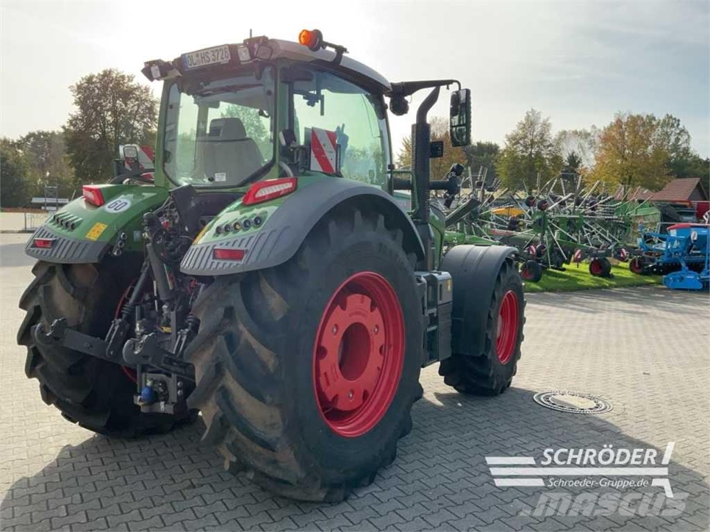 Fendt 728 VARIO GEN7 PROFI PLUS Traktorji