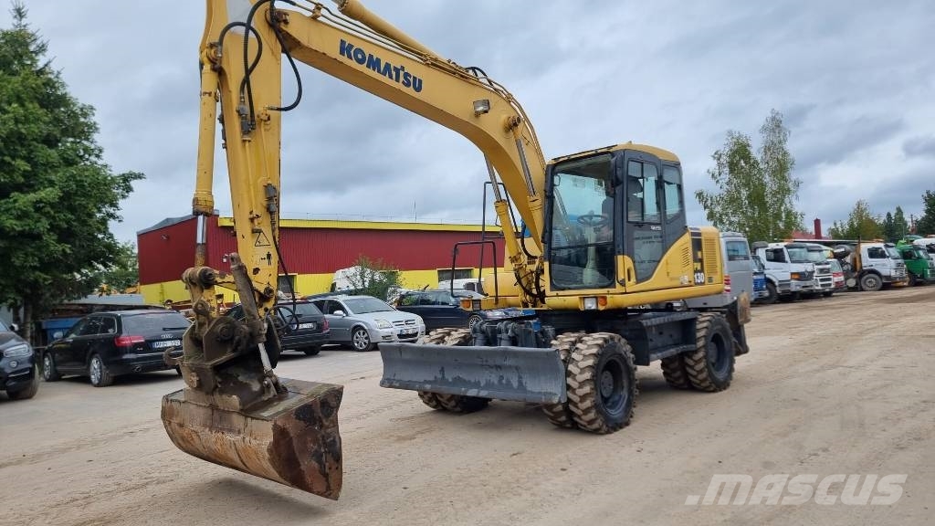 Komatsu PW 130-7K حفارات بعجل