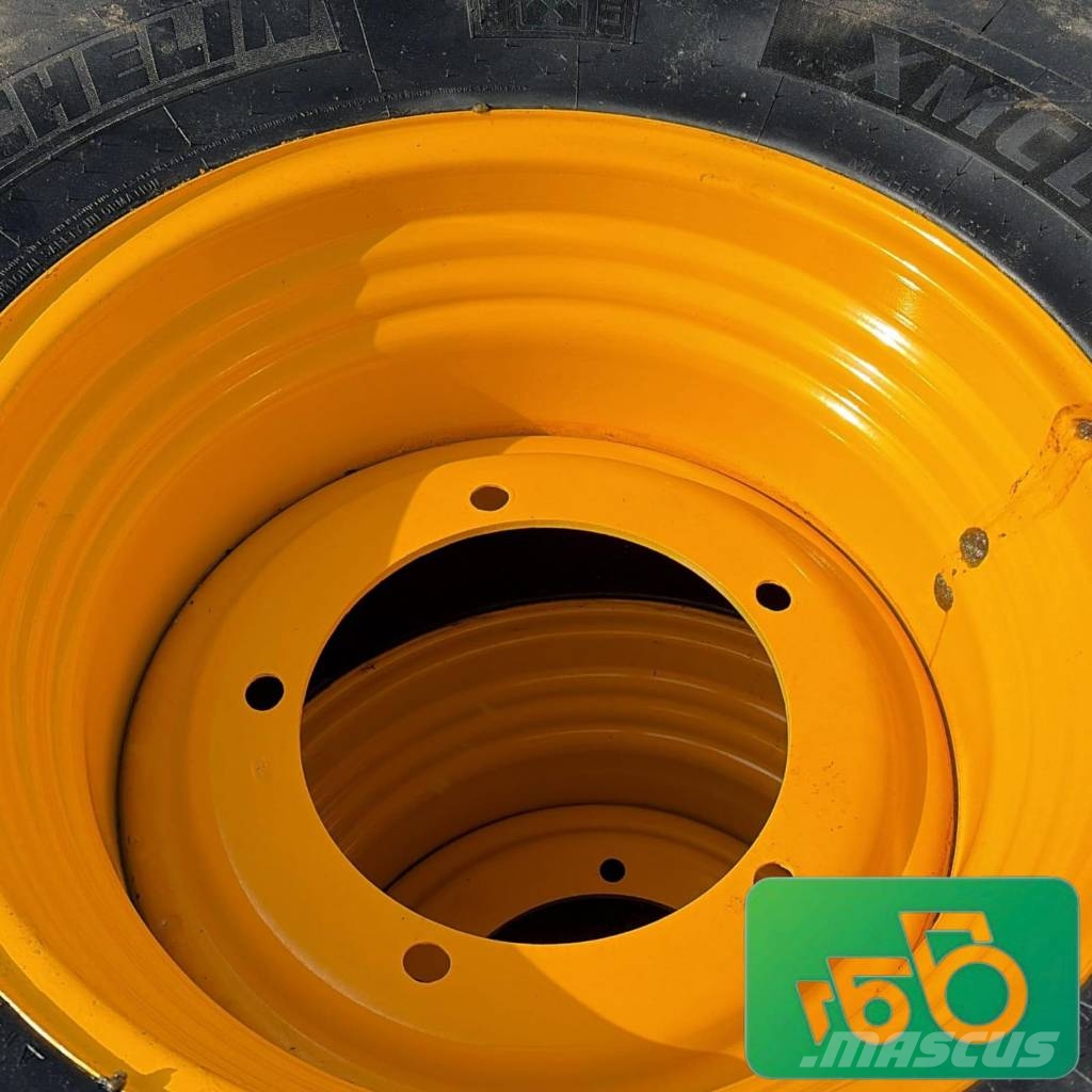 JCB 526 S Wheel R24 Tire Michelin 460/70 17.5L Sitemas Dekk, hjul og felger